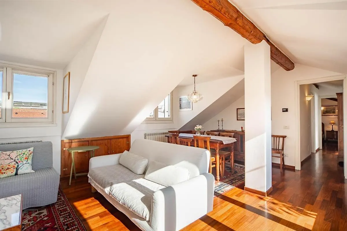 Central Station 10 Min Private Terrace Skyview 6 Pax 밀라노 아파트