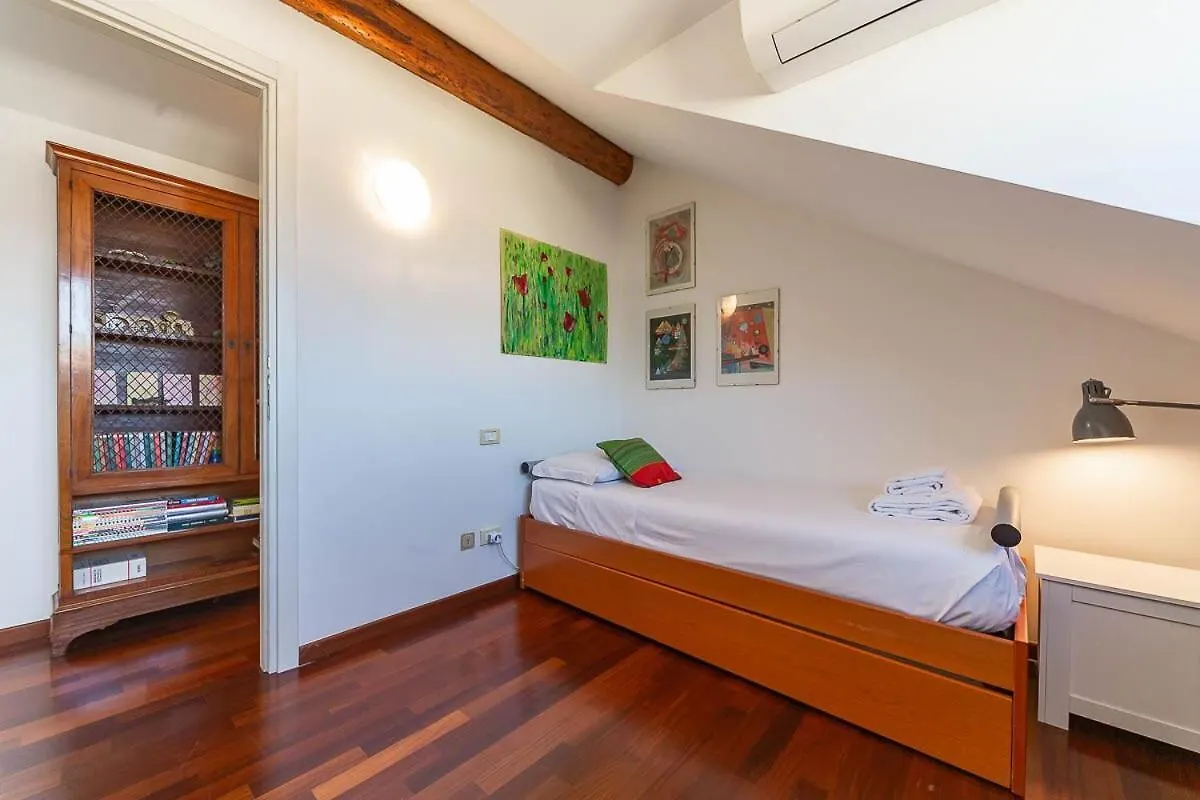 아파트 Central Station 10 Min Private Terrace Skyview 6 Pax 밀라노