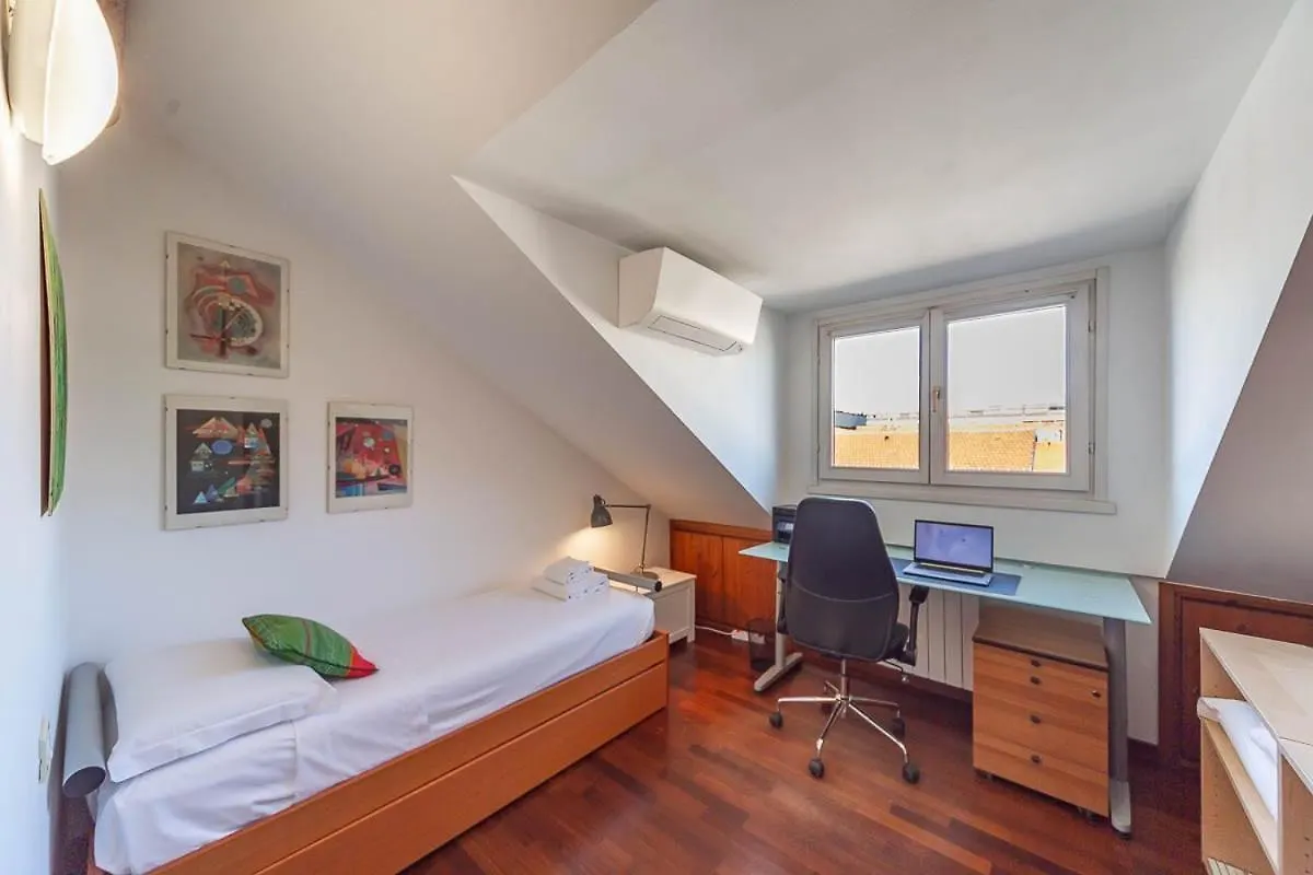 Central Station 10 Min Private Terrace Skyview 6 Pax 밀라노