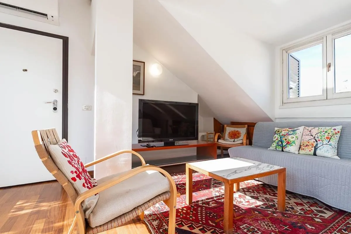 아파트 Central Station 10 Min Private Terrace Skyview 6 Pax 밀라노 이탈리아